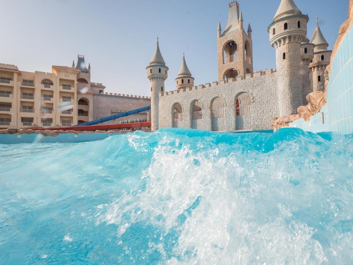 فندق سرينيتي فن ستي خليج مقادي المظهر الخارجي الصورة The Land of Legends Theme Park